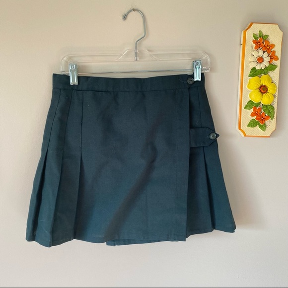 Vintage School Pleaded Short Green Skirt Made in England - Picture 2 of 7